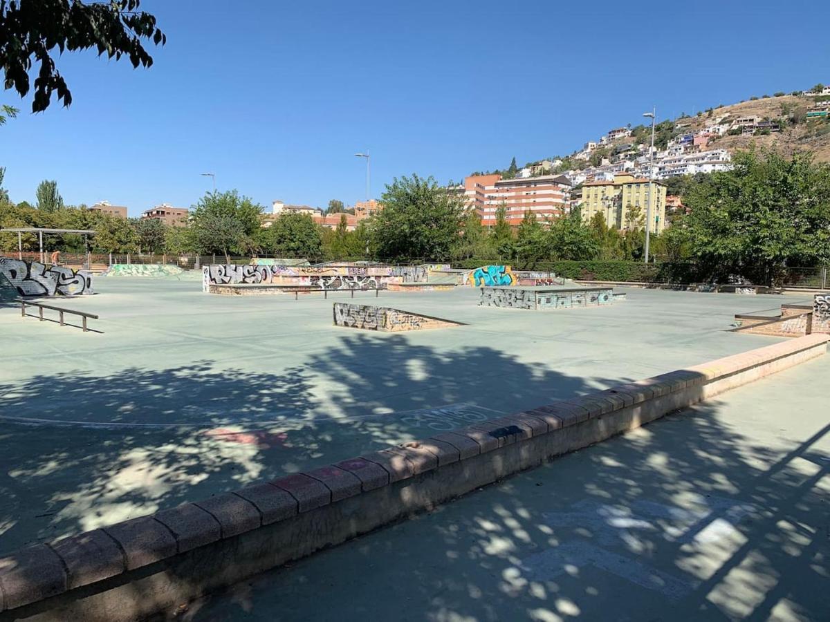 Apartamento En Granada Con Facil Aparcamiento En La Zona Exterior photo